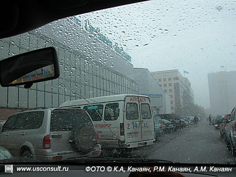 На парковке торгового центра «Сине Темпоре», Астана. ФОТО © К.А. Канаян, Р.М. Канаян, А.М Канаян